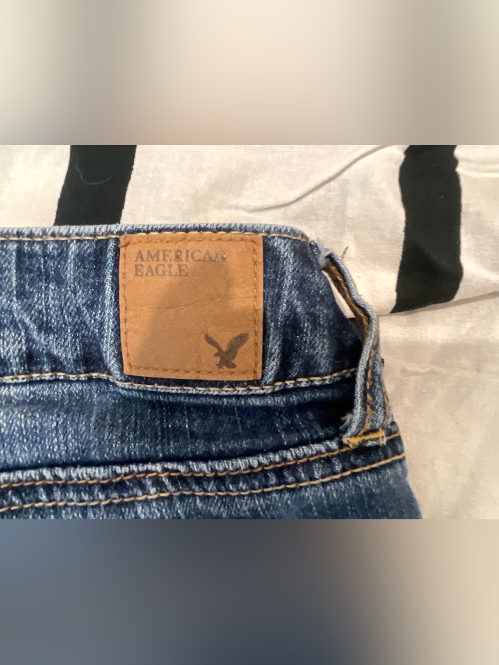 American Eagle Outfitters Women's Wide Flare Jeans in Blue - Picture 6 of 7